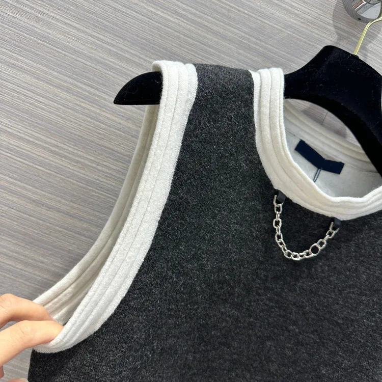

High-end Chain Sleeveless Top Shirt Vest Women's Casual Fashionable Color Contrast Design Slim Wool Knitted Vest