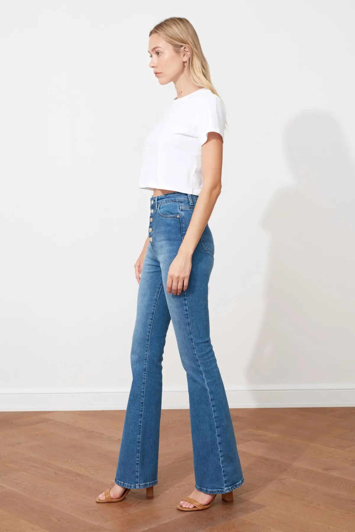 

Front Button Light Blue High Waist Flare Jeans Women Jeans 2021 Fashion
