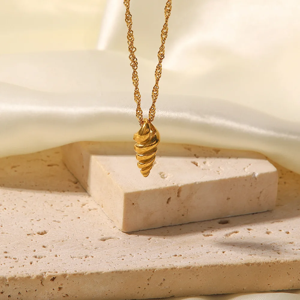 Stainless Steel PVD 18K Gold Plated Tarnish Waterproof Twist Chain Arrow Pendant Necklace  For Woman Jewelry Wholesale Trendy