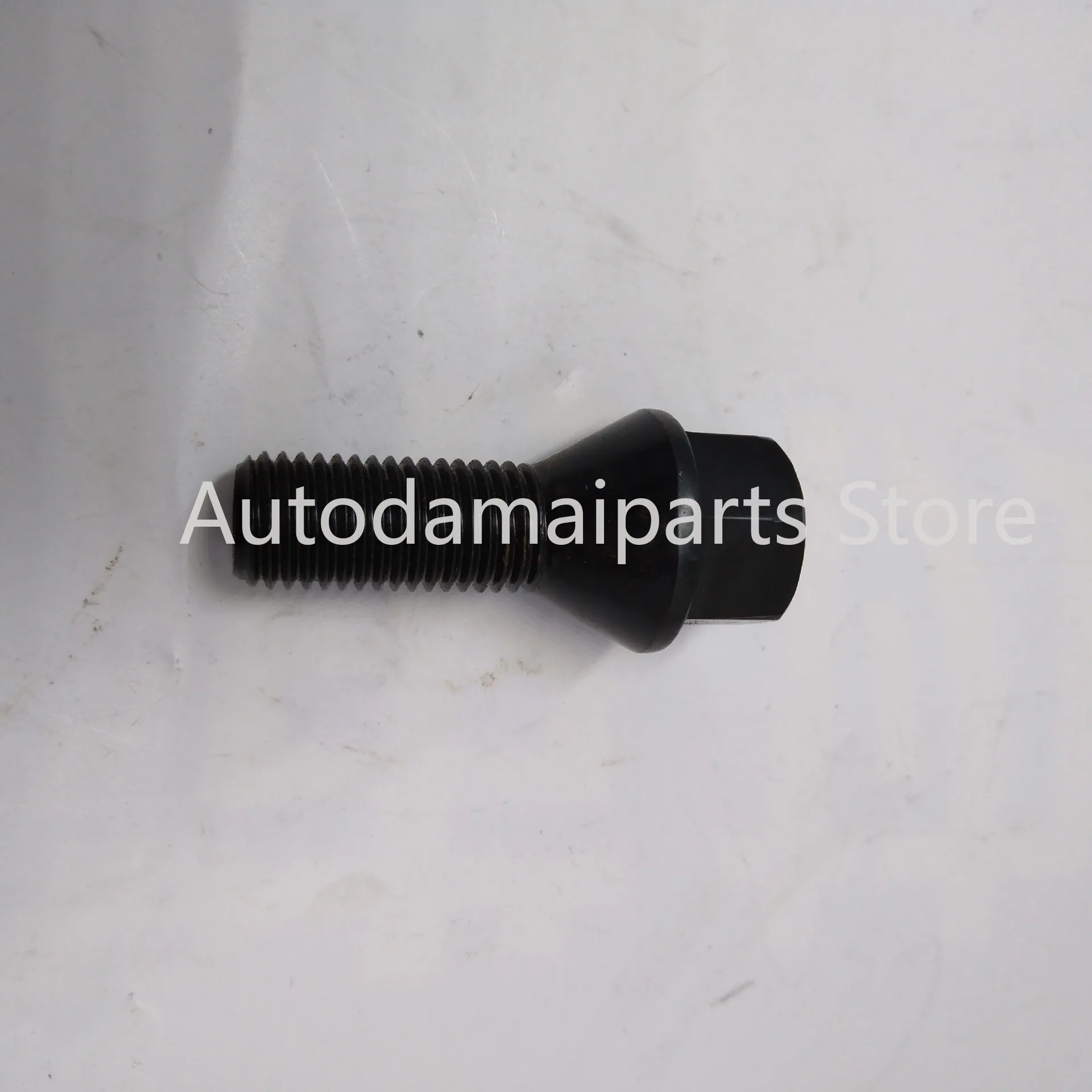 

Подходит для BMW E46 325 E90 E39 E60 E53 колесная гайка с ушным болтом 36136781150