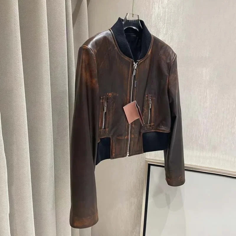 Женское демисезонное пальто из натуральной овчины с круглым вырезом