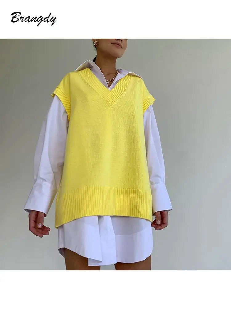 

Жилет женский вязаный без рукавов, на осень/зиму