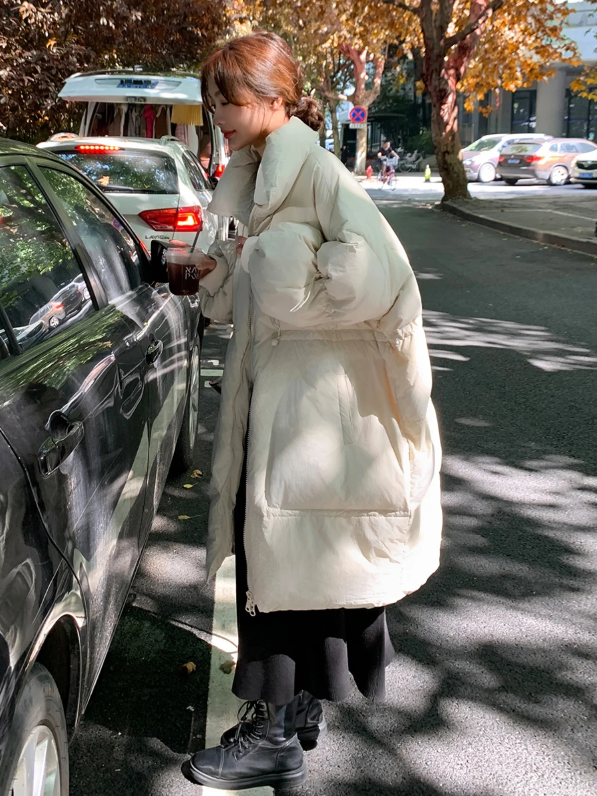 Кремово-белый пуховик с хлебом зимняя маленькая женская новая свободная