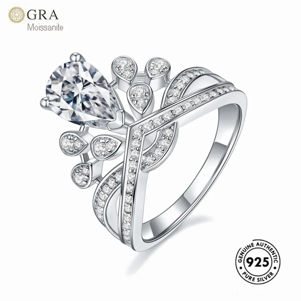 Женское кольцо из серебра 925 пробы с камнями