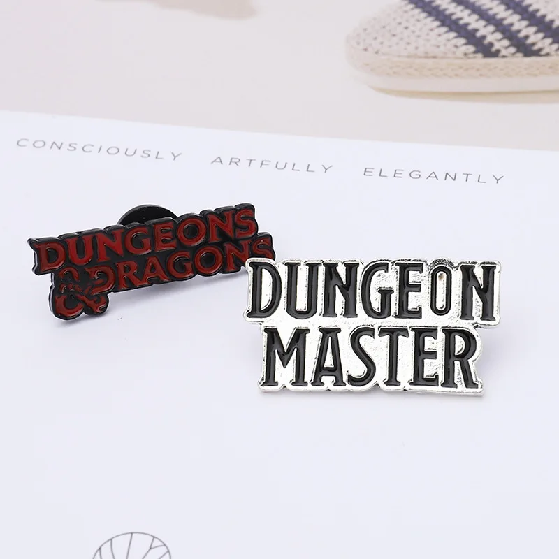 

XM-funny Creative Dungeon and Dragon Alloy Brooch Dungeon Master Collar Enamel Brooch Pin Badge Jewelry Gift