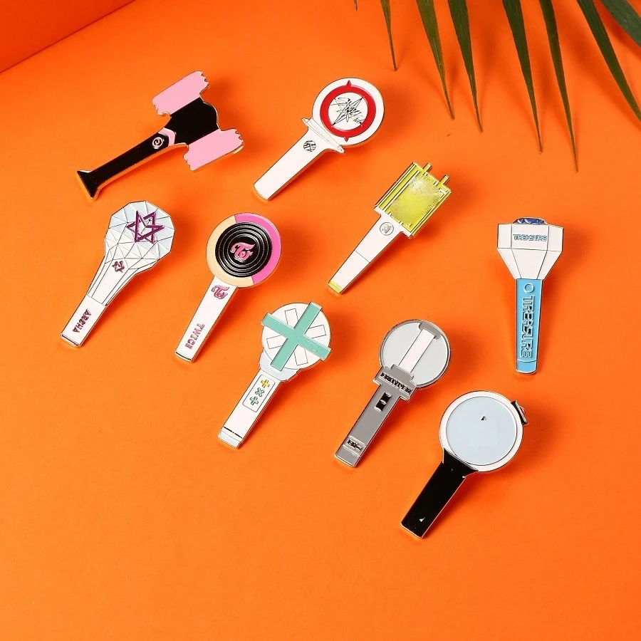 

KPOP Bangtan Boys Straykids Nt Twice Cheering Lamp Badge Alloy Brooch New Korea Fashion Gifts Fan Favorite K-POP SK EN Astro