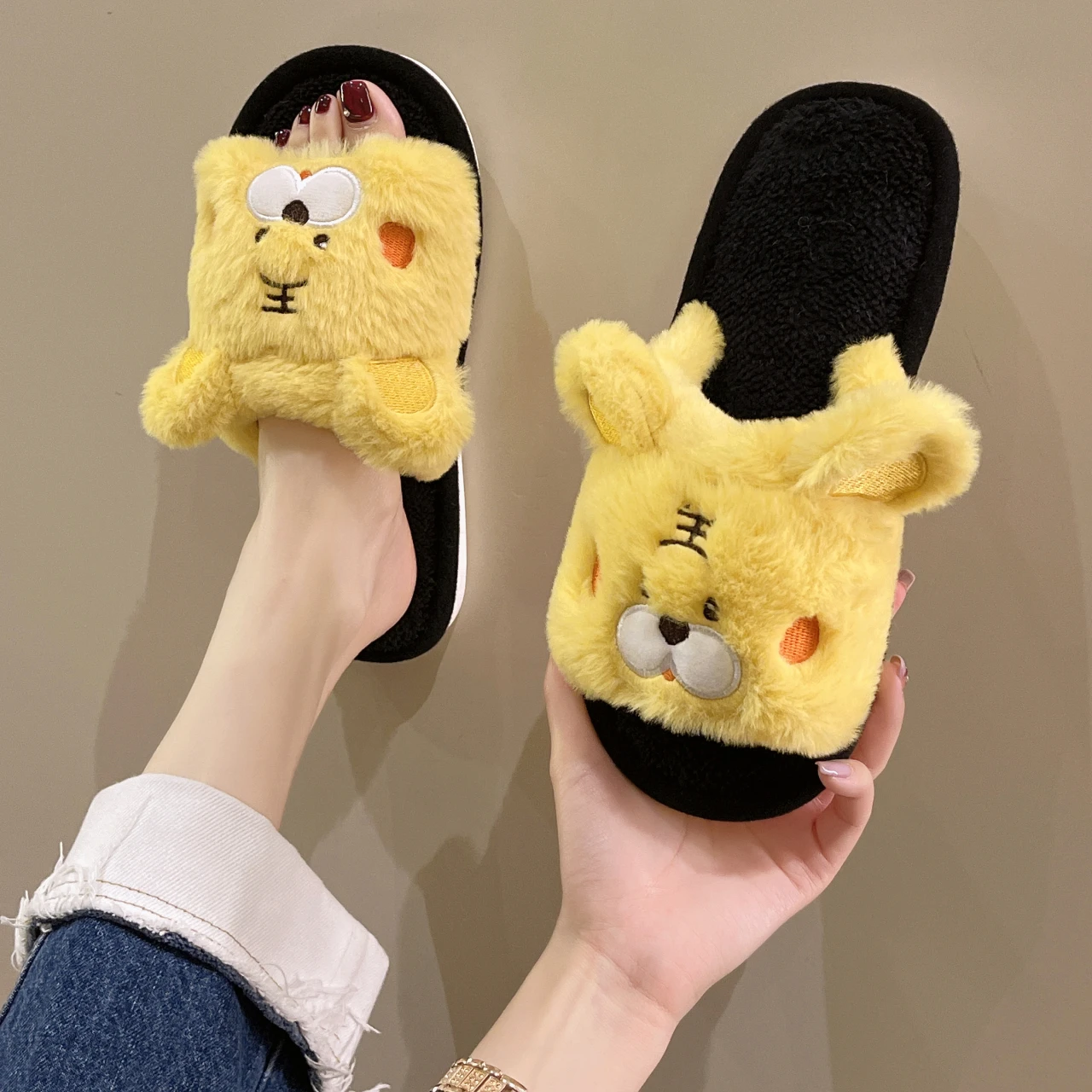 

2022 Winter Women Slippers Cartoon Cute Little Tiger Plush Open Toe Slippers Home Indoor Spring Autumn Non-slip Slippers