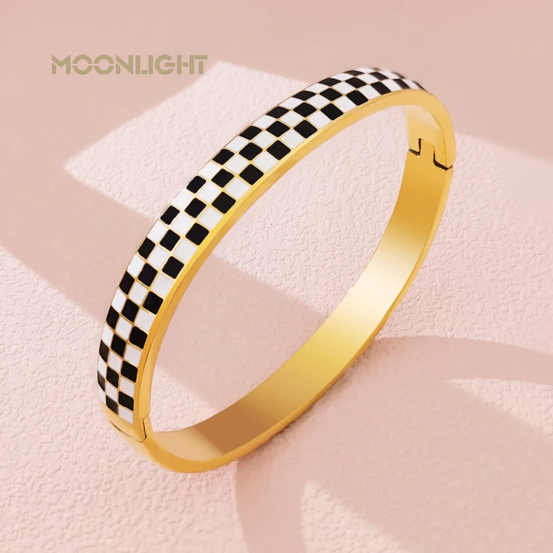Classic Design Black & White Checkerboard Cuff Bangles Gold Color Wristband Bangles Female Jewelry Gift Women Accessories