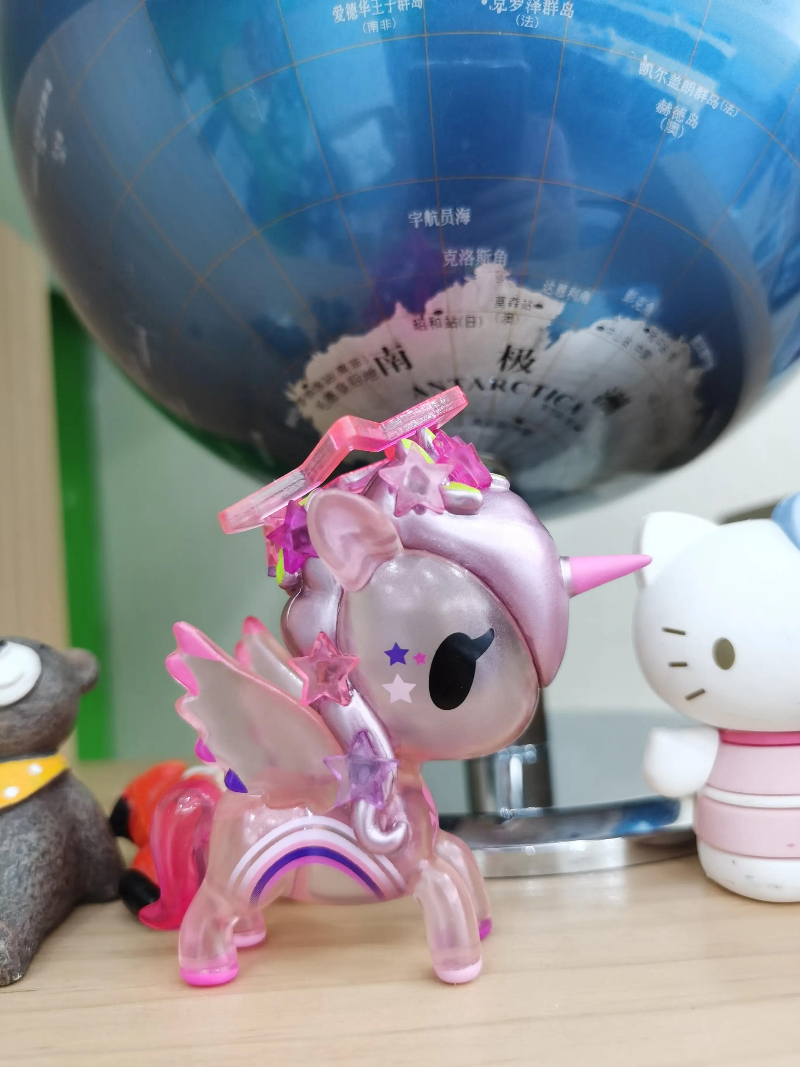 Фото Tokidoki Unicorno Pogo, эксклюзивная коллекционная фигурка с алмазным декором и альтернативными цветами, эксклюзивная для выставки, для взрослых. №4