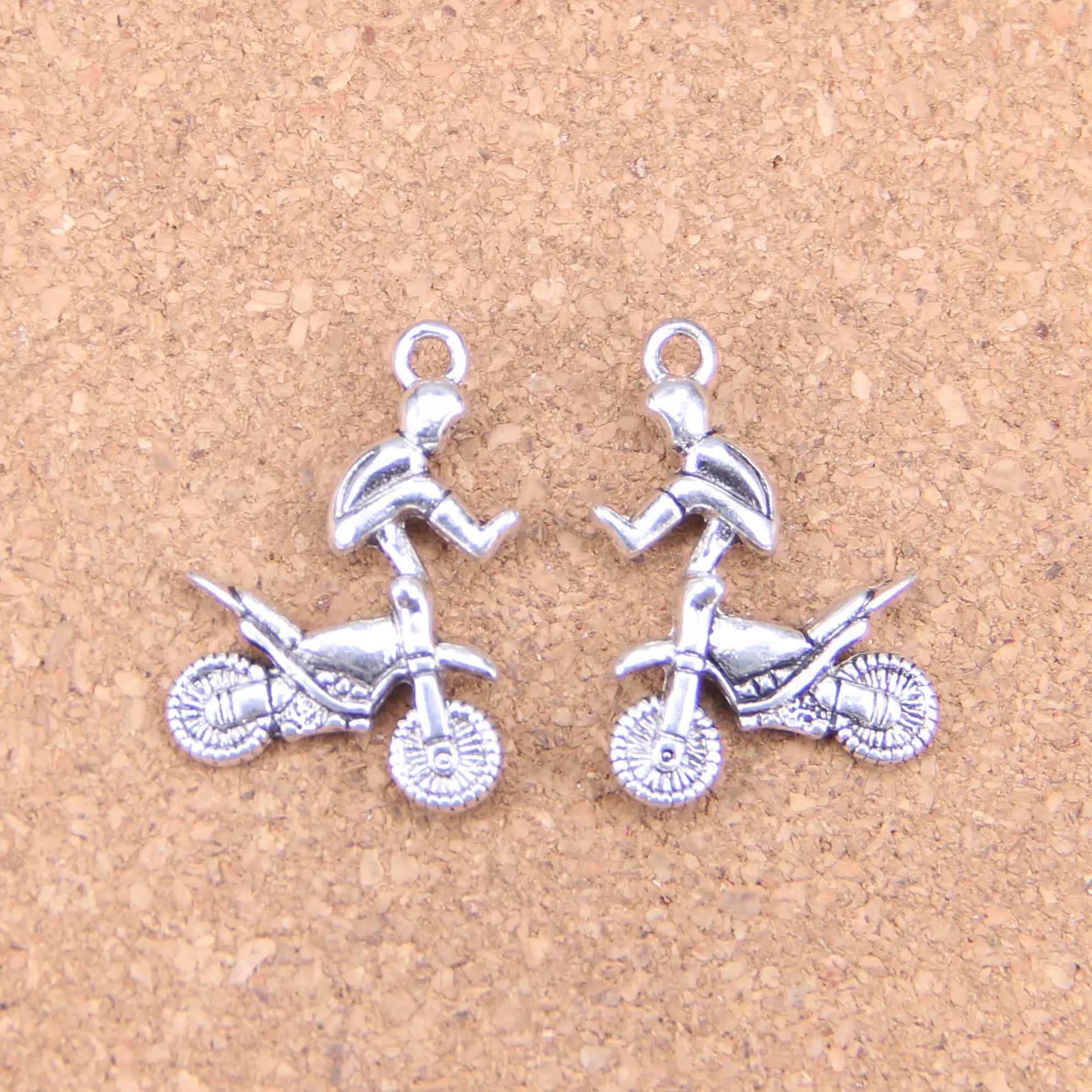 6 шт. подвески для мотоцикла, Колеса 29 х2, 3 мм, искусственная кожа, винтажная модель, DIY для браслета, ожерелья