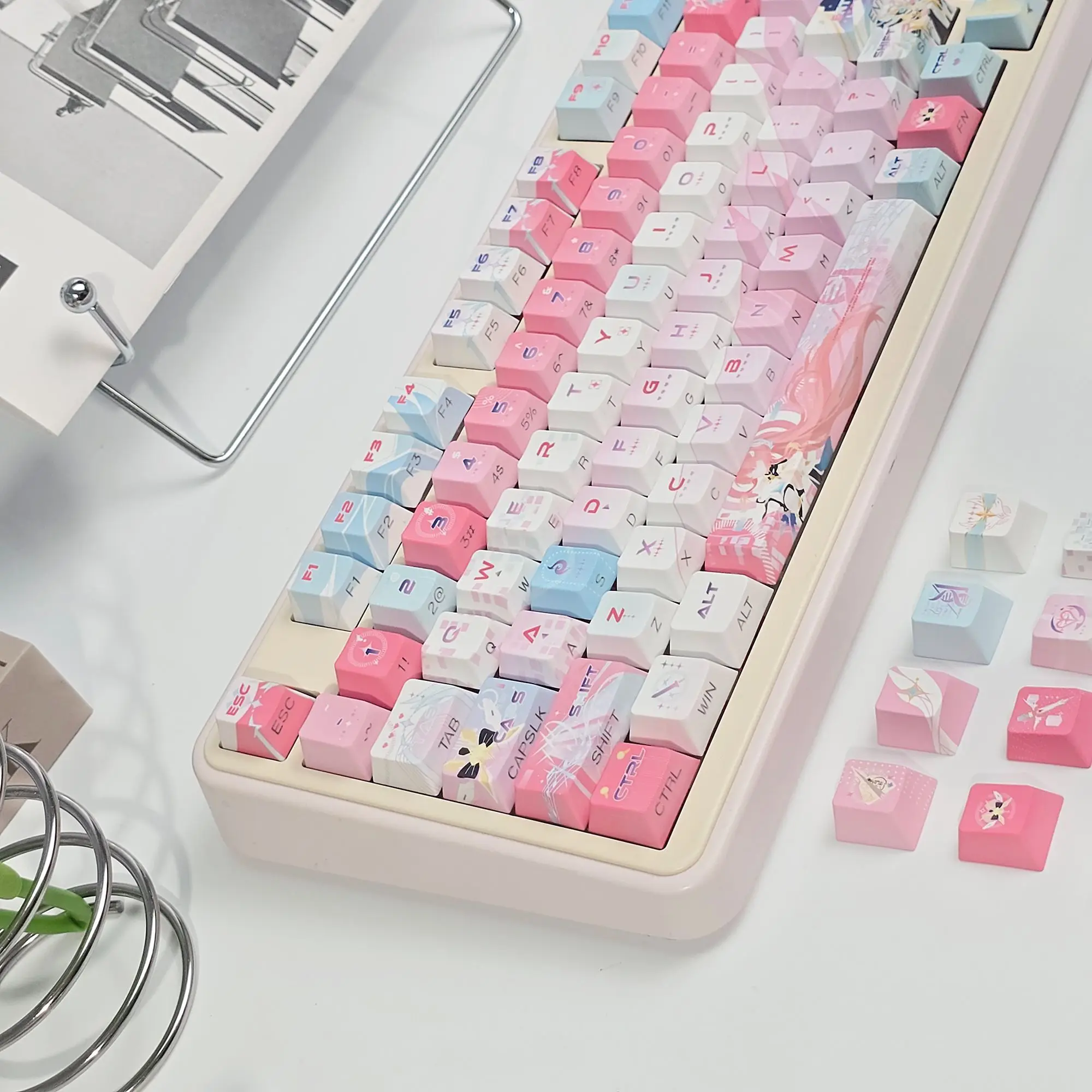 Фото 120 клавиш Aemeath Theme Keycap Wuthering Waves, аниме-кейкапы PBT DYE-Sub, профиль Cherry, для ANSI, Mad68, Wooting 60 №2