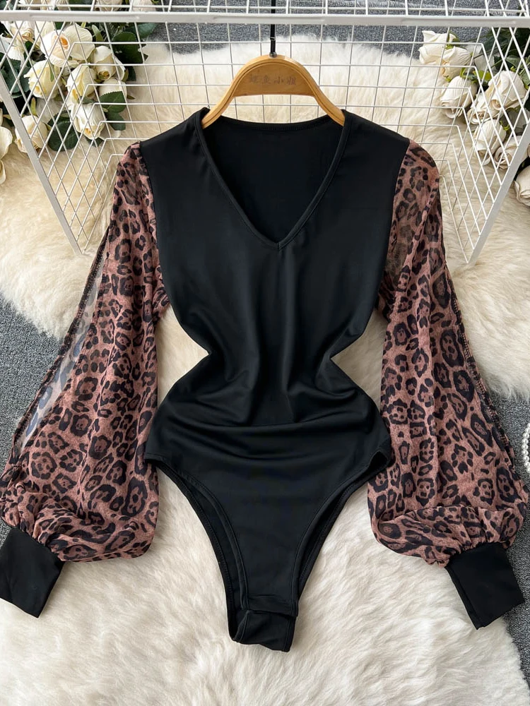 

Женский леопардовый комбинезон с длинным рукавом и V-образным вырезом