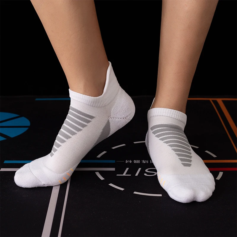 2022 High Quality New Sport Ankle Socks Man Shallow Mouth Quick-Drying Bright Color Bike Running Outdoor Basketball Travel Socks