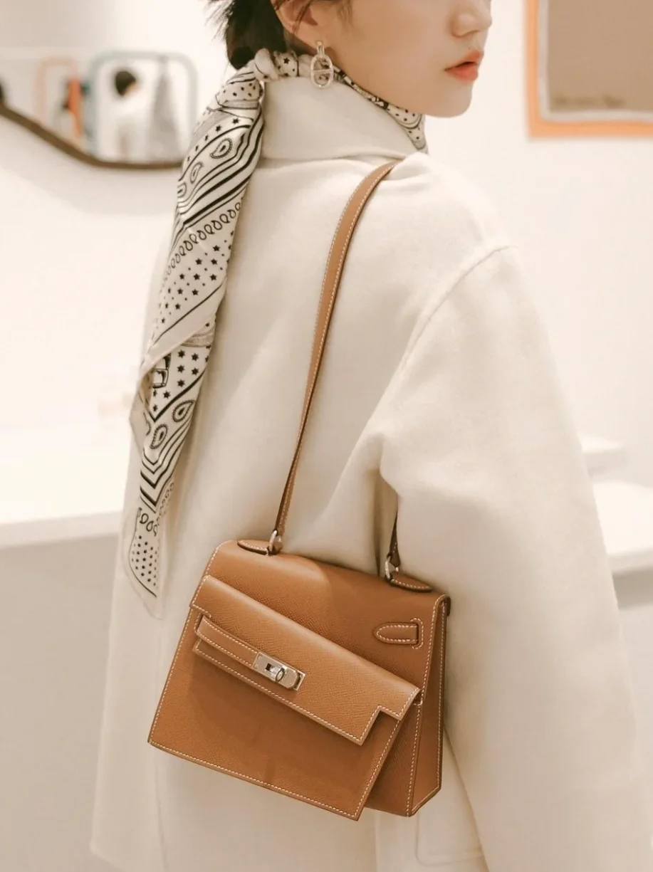 

New Versatile Double Sided Women's Bag Leather Commuter Shoulder Bag