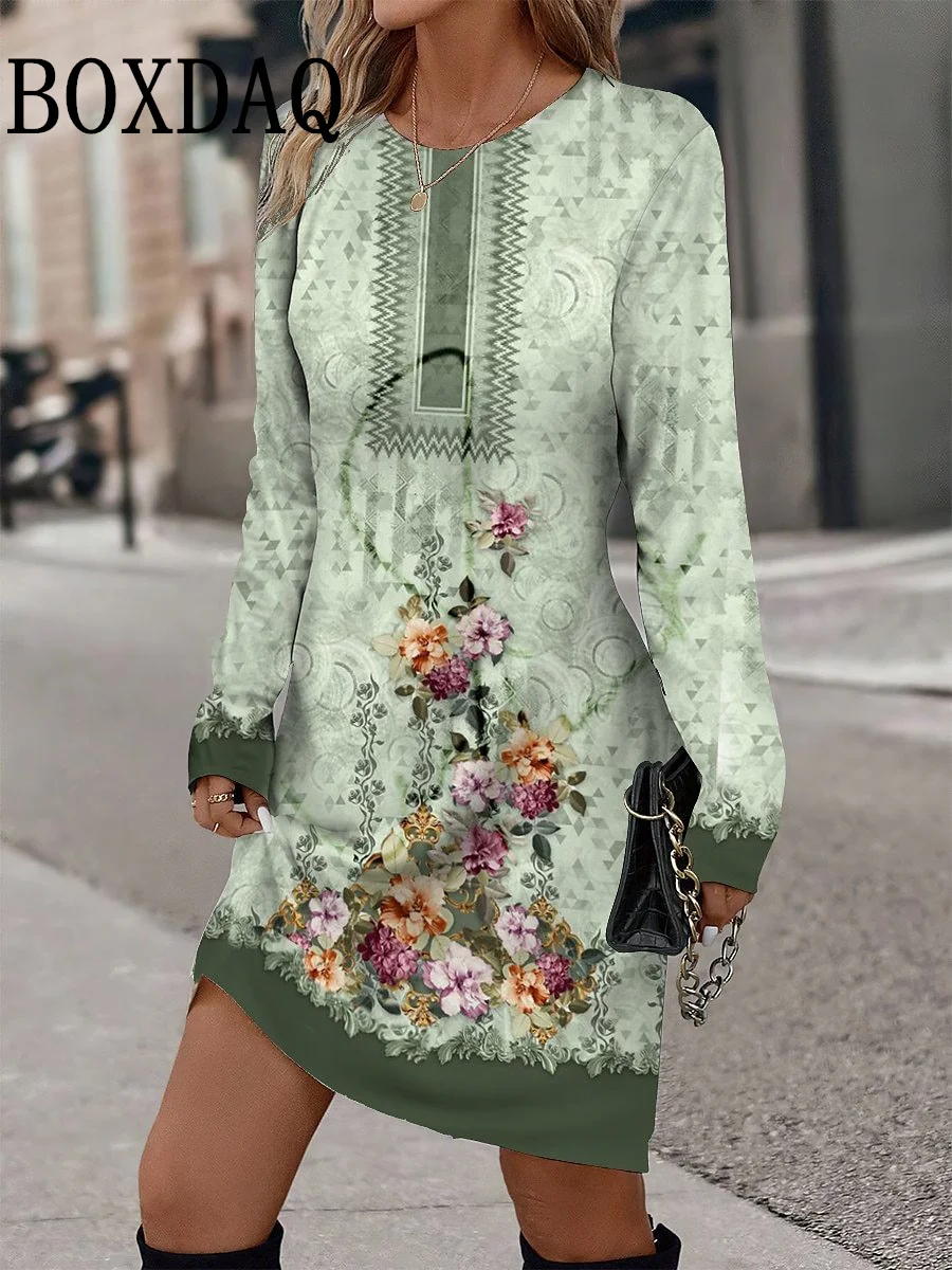 Женское платье с цветочным принтом