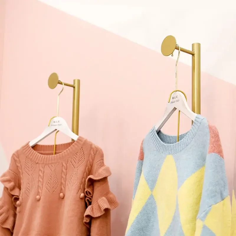 Витрина для магазина одежды напольная вешалка витрин подвесная женской