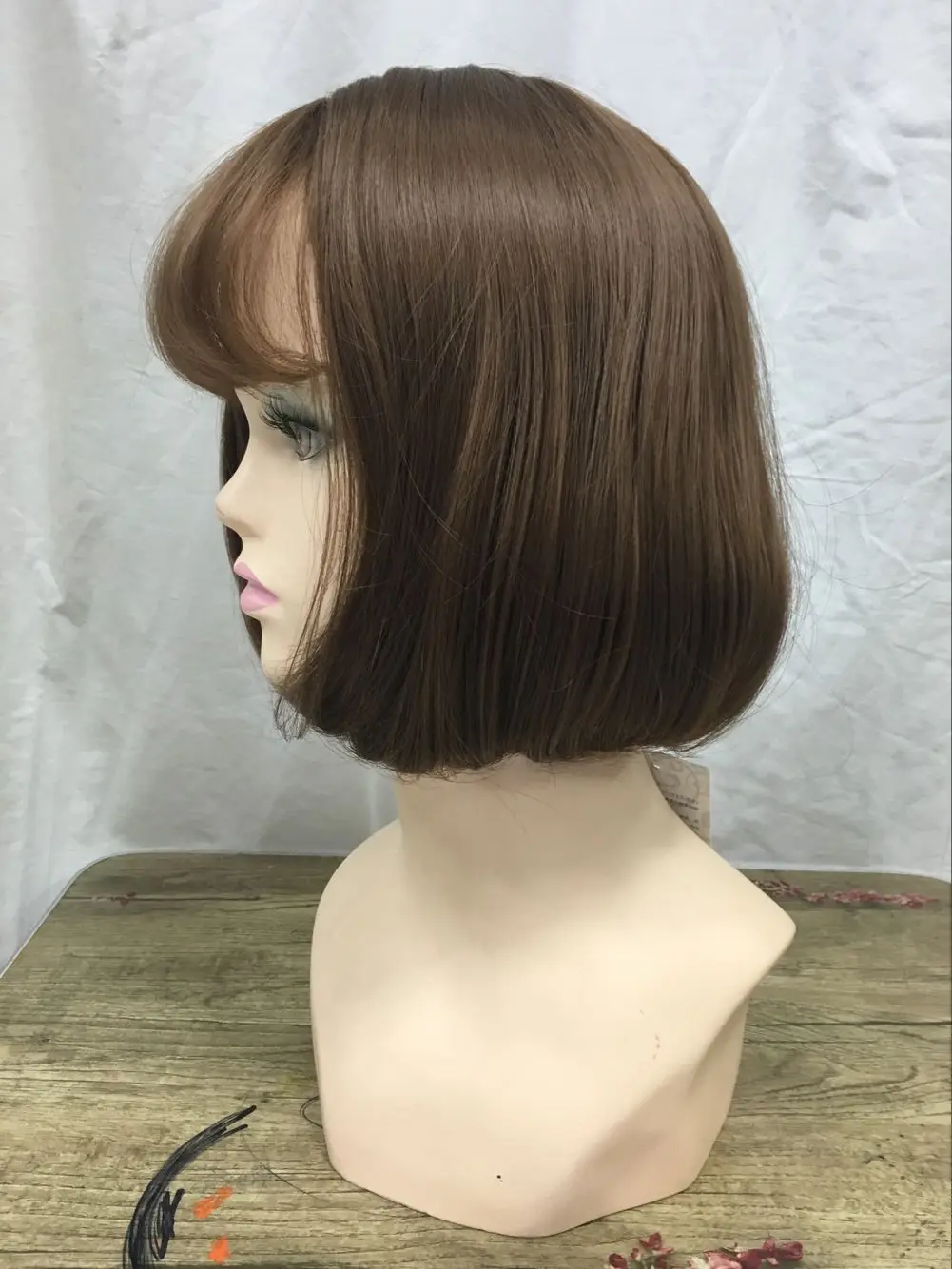 Рисунок 3 - Натуральные волнистые женские короткие коричневые бобы