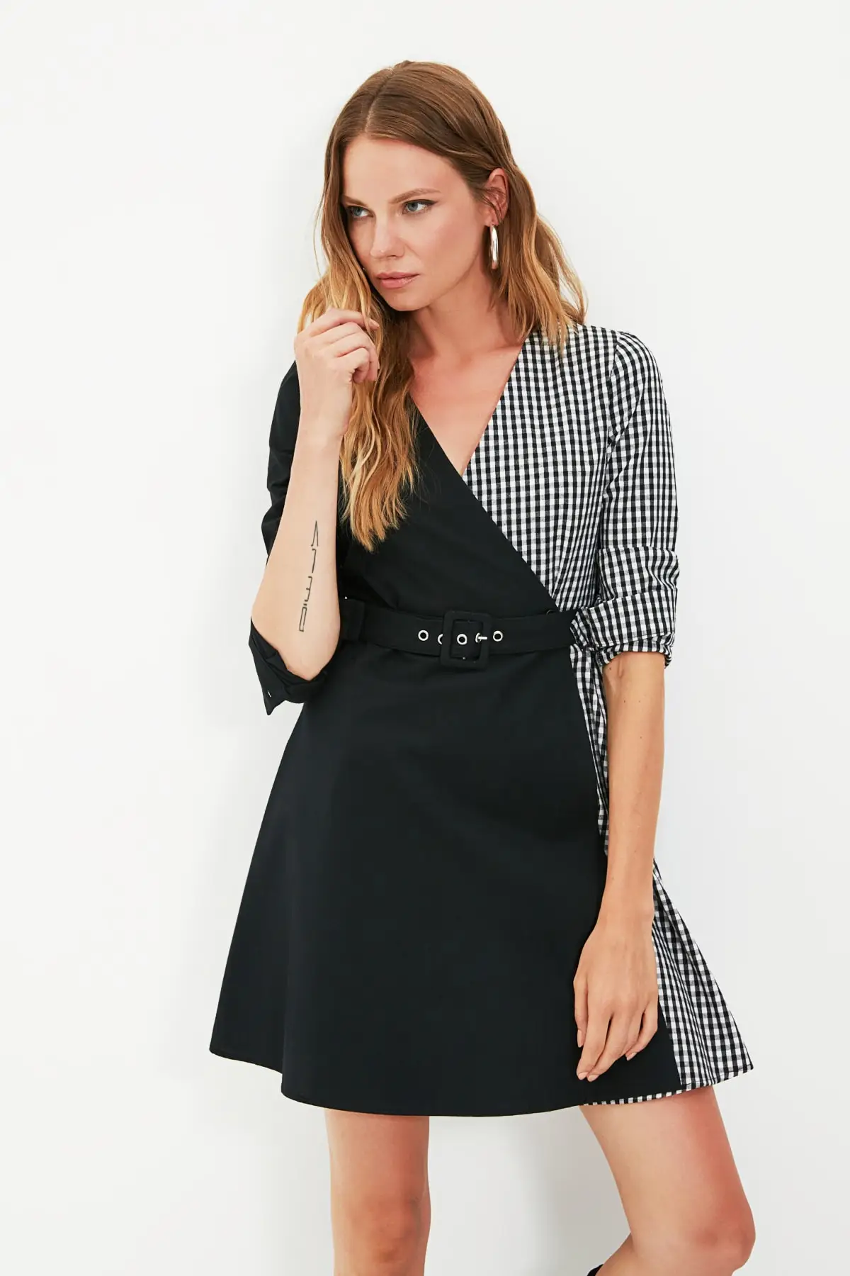 

Trendyol Arched Double Breasted Collar Dress TWOAW22EL0881