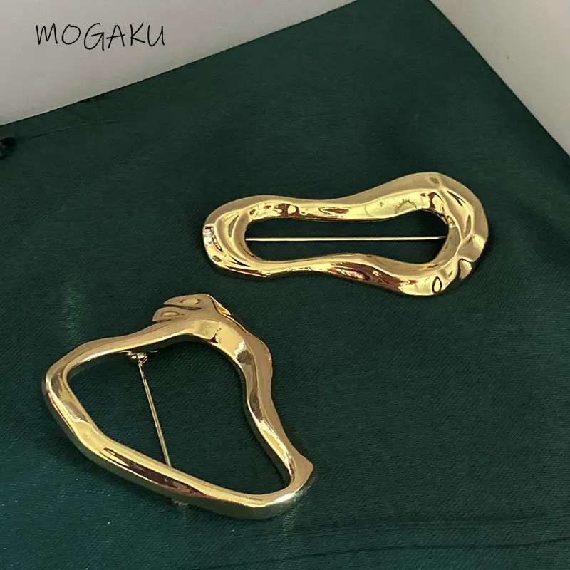 

MOGAKU New Design Irregular Geometric Brooch Women Gold Color Hollow Metal Brooches Retro Lapel Pins Sweater Coat Accessories