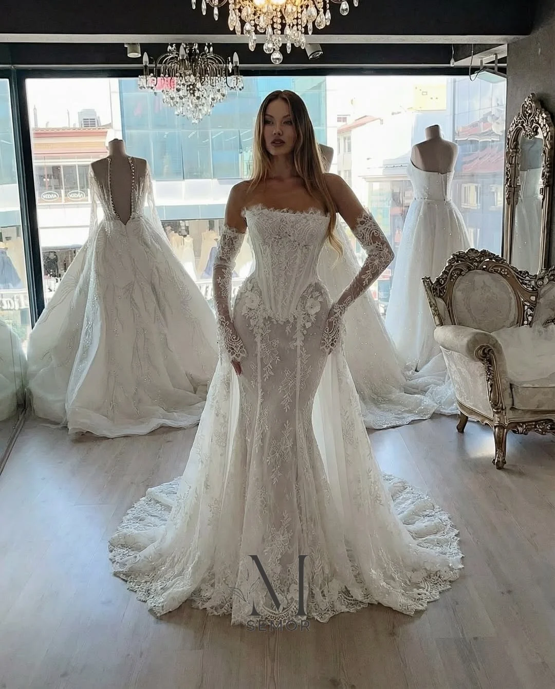 Фото Свадебные платья Semor Elegance с вышивкой бисером и кружевом, фасон «русалка», с 3D цветами, без бретелек, со съемными рукавами, на заказ №1