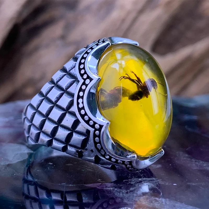 

Vintage Oval Men's Rings Lace Inlaid Yellow Zircon Ant Rings Men's Fashion Men's Punk Style Diamond Plaid Rings Hot