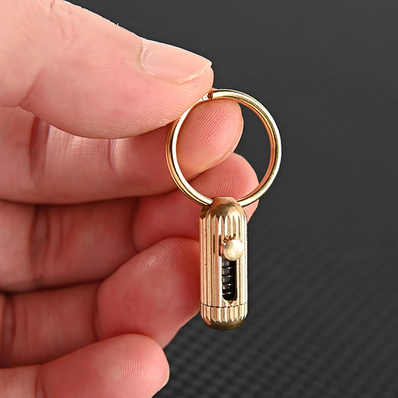 

Outdoor Mini Brass Capsule Pocket Knife Portable Utility Knifes Survival Knife Keychain Pendant Gadget Letter Package Opener