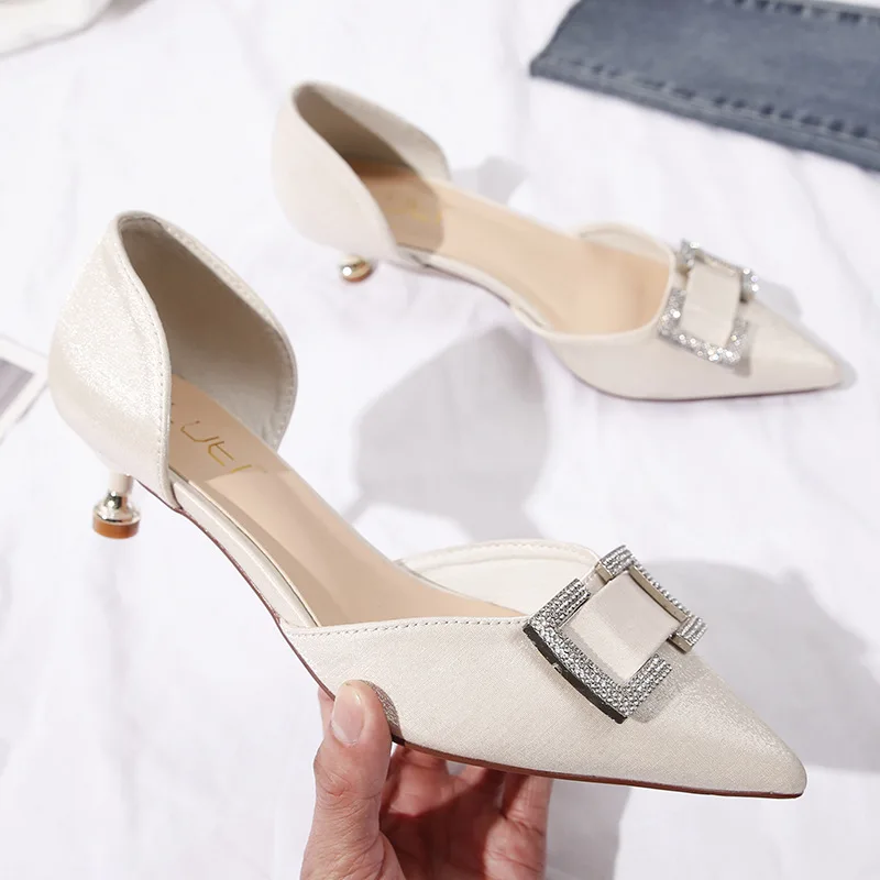 Туфли женские на тонком каблуке 3 см сланцы средней высоты с ремешком шпильке 5