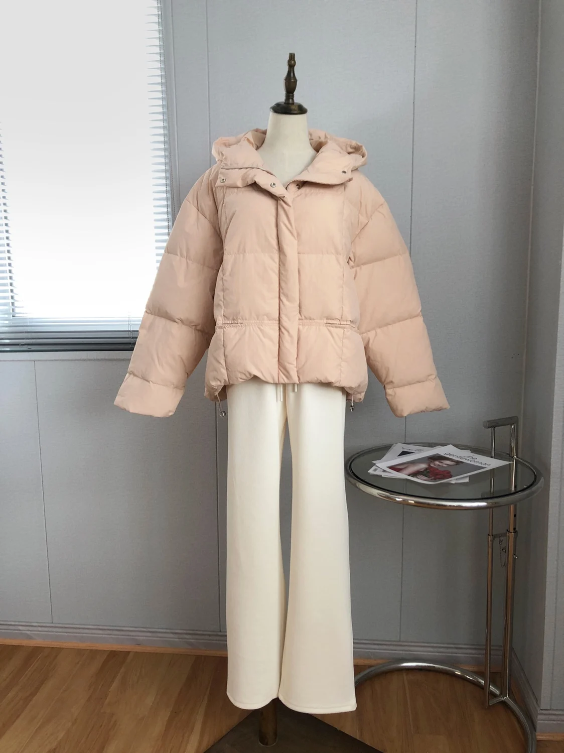 22 Учитель Afu Jiaduo Little Turtle Назад вниз 90 Белый утиный пух Пуховик с капюшоном