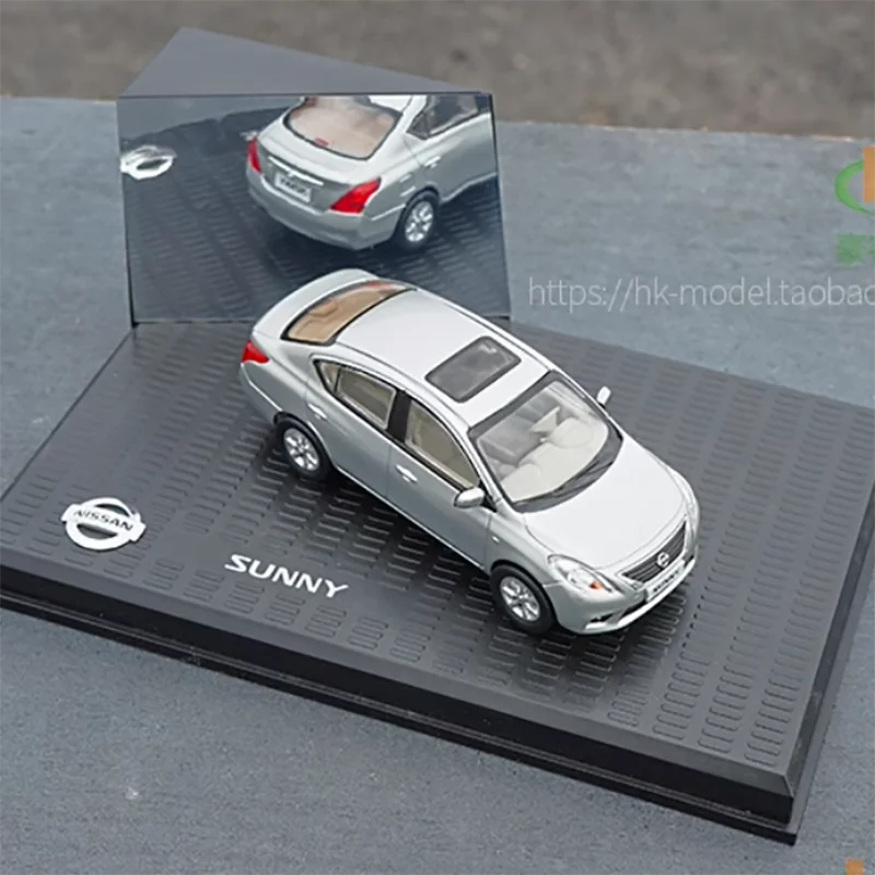 Литая под давлением модель автомобиля из сплава Nissan Sunny в масштабе 1:43 готовая