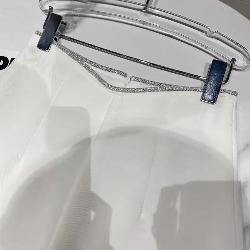 2023 Spring Summer New Rhinestone Shiny High Waist Design Short Pants Simple Temperament Women's Three-Point Suit Shorts