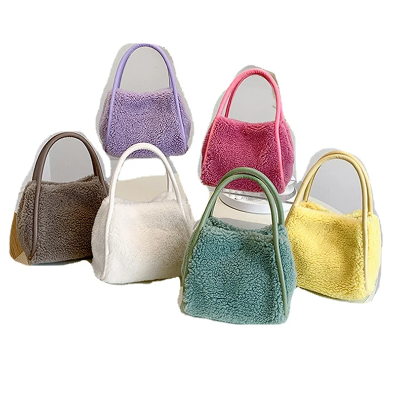 

A228 Female 2022 New Niche Design Fashion Handbag Autumn and Winter Leisure Plush Small Joker Chain Messenger Bag