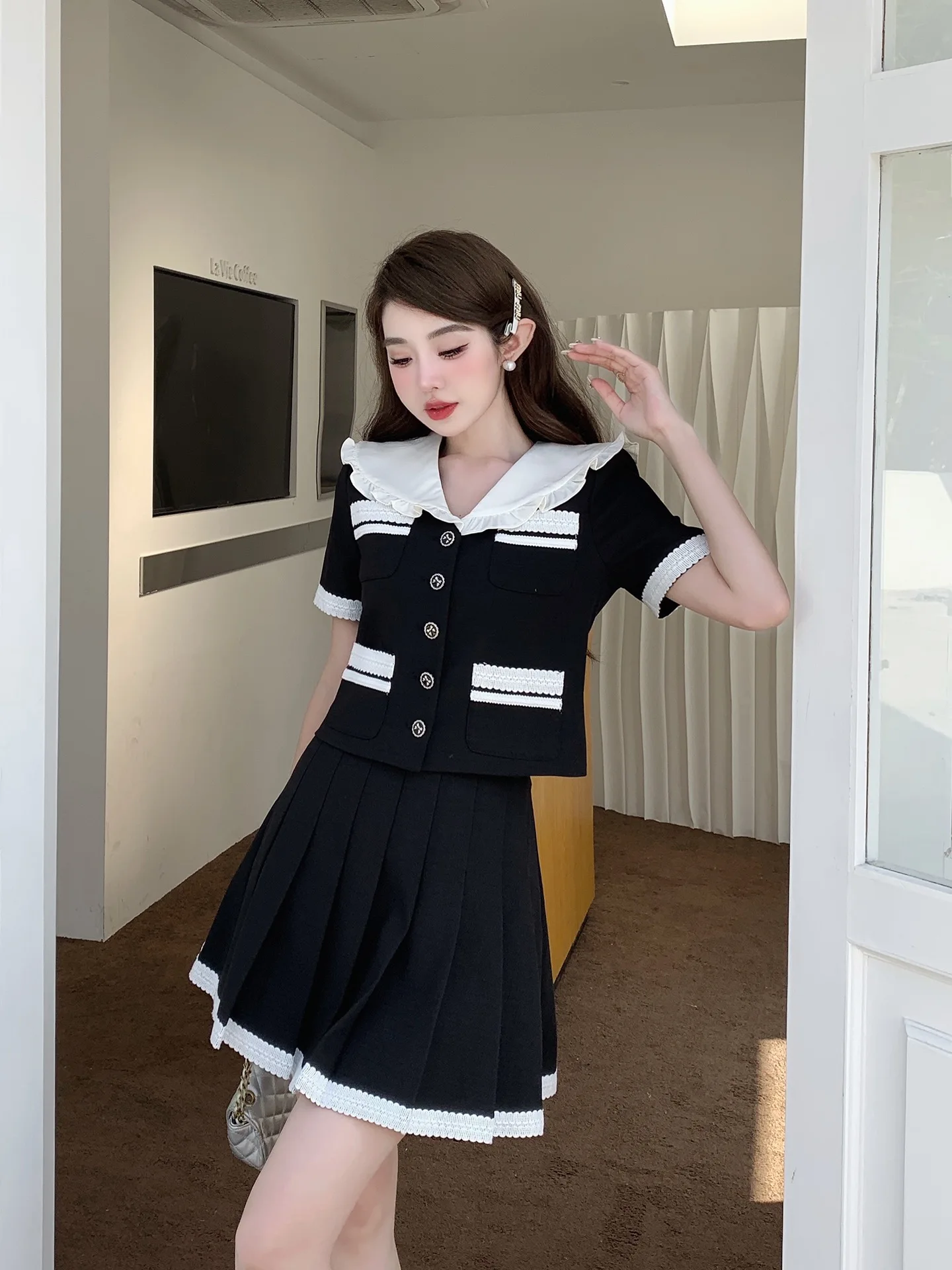 2023 spring and summer women's clothing fashion new Contrast-Color Collar Puff Sleeve Short Coat➕Pleated skirt 0511