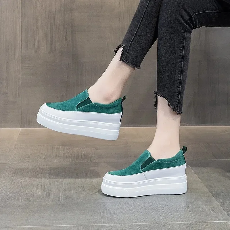 Женские кроссовки из натуральной кожи толстая подошва танкетка без шнуровки