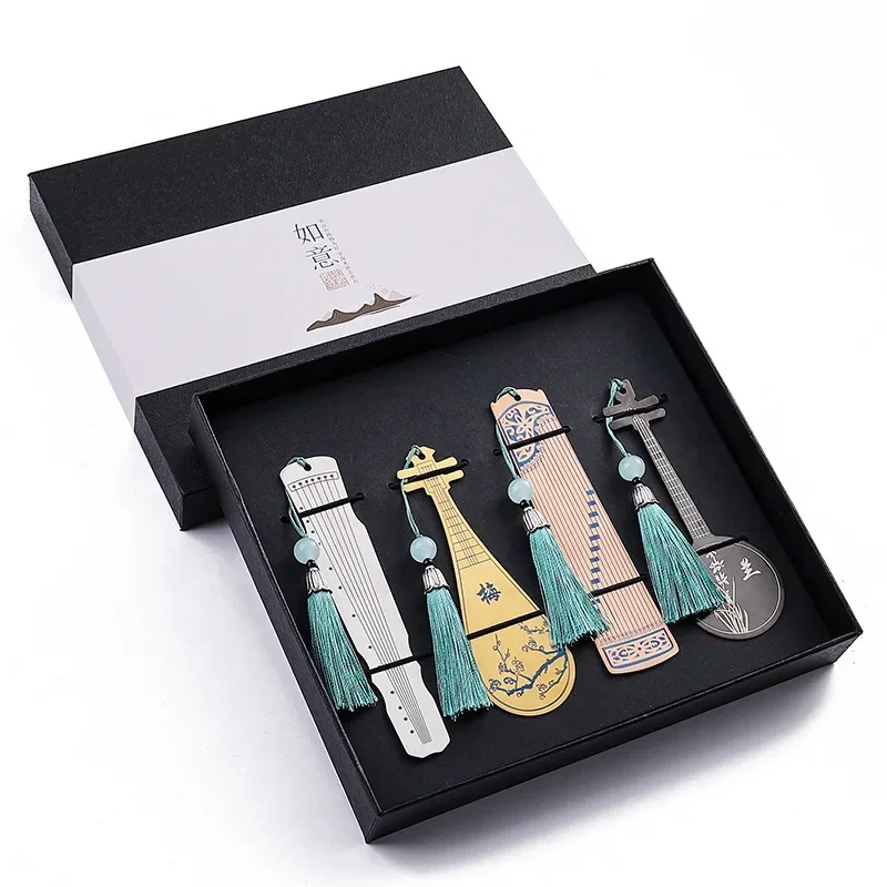 Золотая металлическая книжная закладка