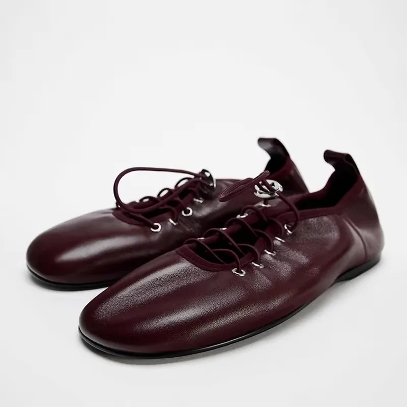 Женские кожаные сандалии на плоской подошве с круглым носком