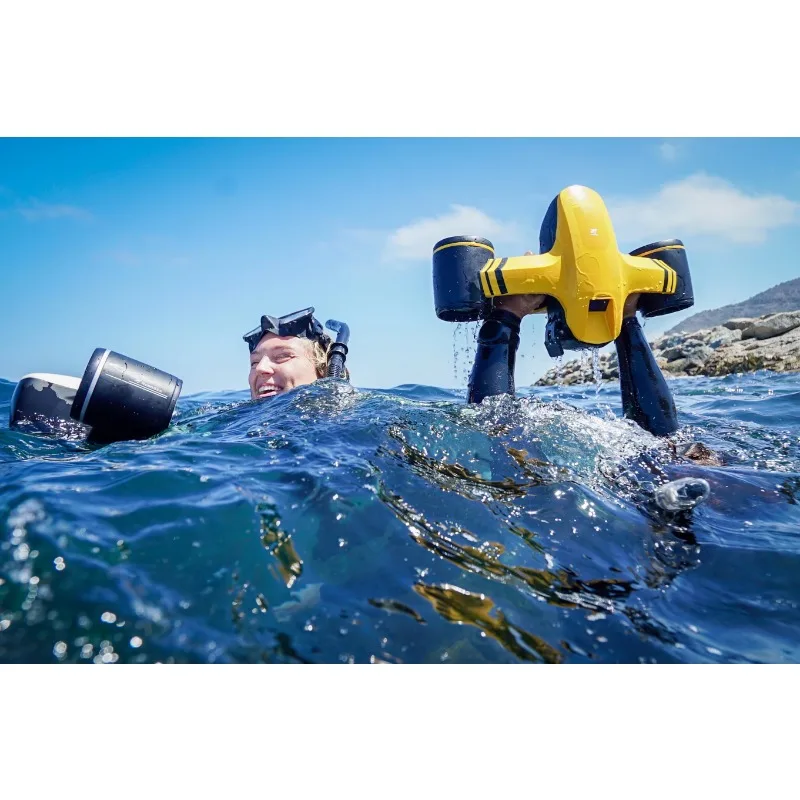Фото Электрический подводный скутер CAMORO Robosea Seaflyer 1.0 для дайвинга и снорклинга, ручное подводное оборудование с пропеллером №4