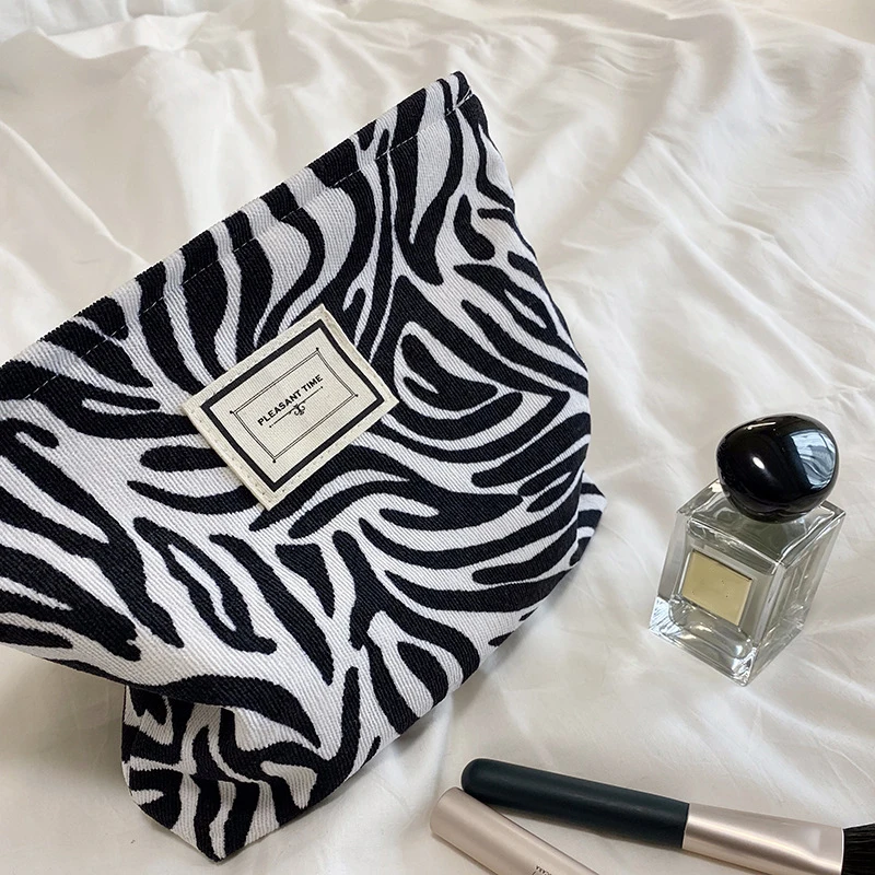 

Leopard Print Cosmetic Bag Corduroy Retro Wash Bag Women Travel Cosmetic Pouch Beauty Storage Cases Make Up Organizer Clutch Bag