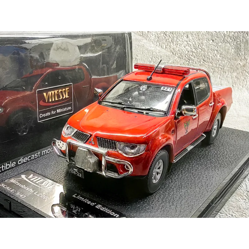 Фото Масштабная модель 1/43 Sunstar Vicz Mitsubishi L200: пикап пожарной службы Макао, полицейский автомобиль, командный автомобиль, литая модель из сплава №3