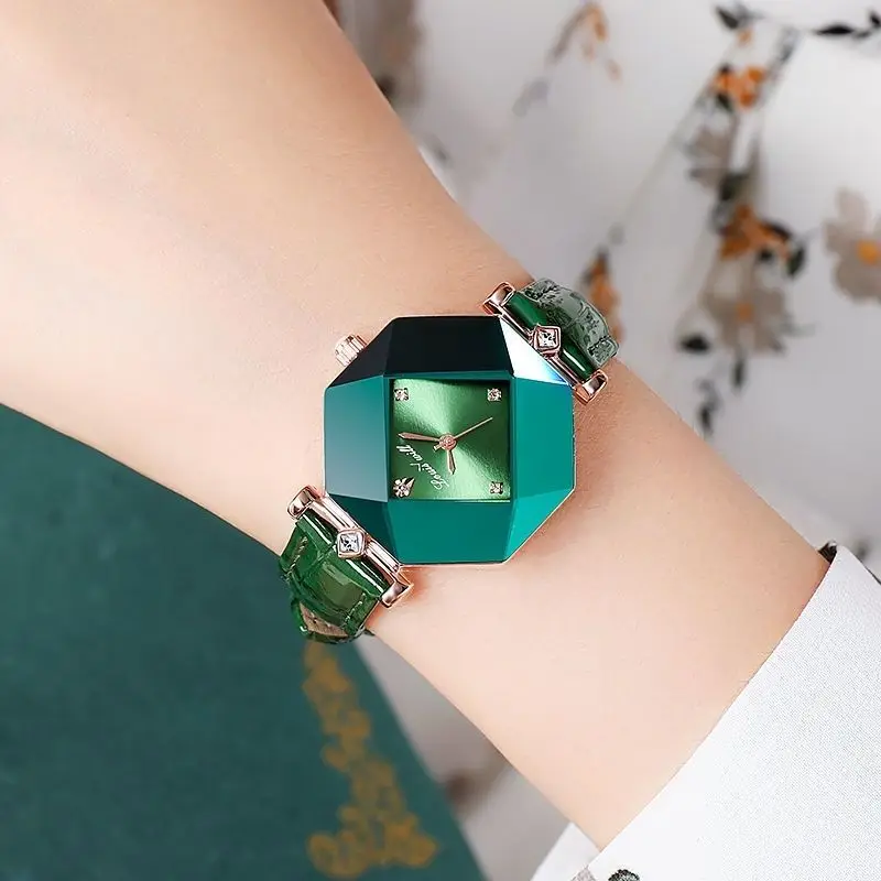 2022 new retro square watch female green light luxury simple temperament ladies watch