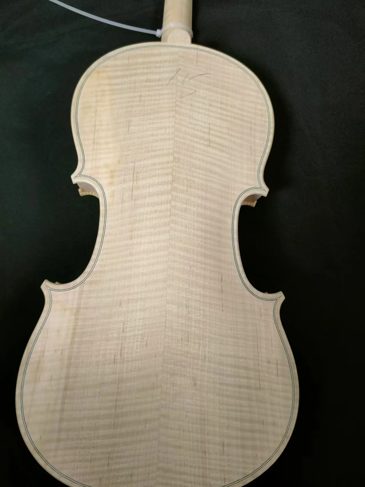 1 шт. белая скрипка ненагреваемая огненный клен задняя часть ель верх черное