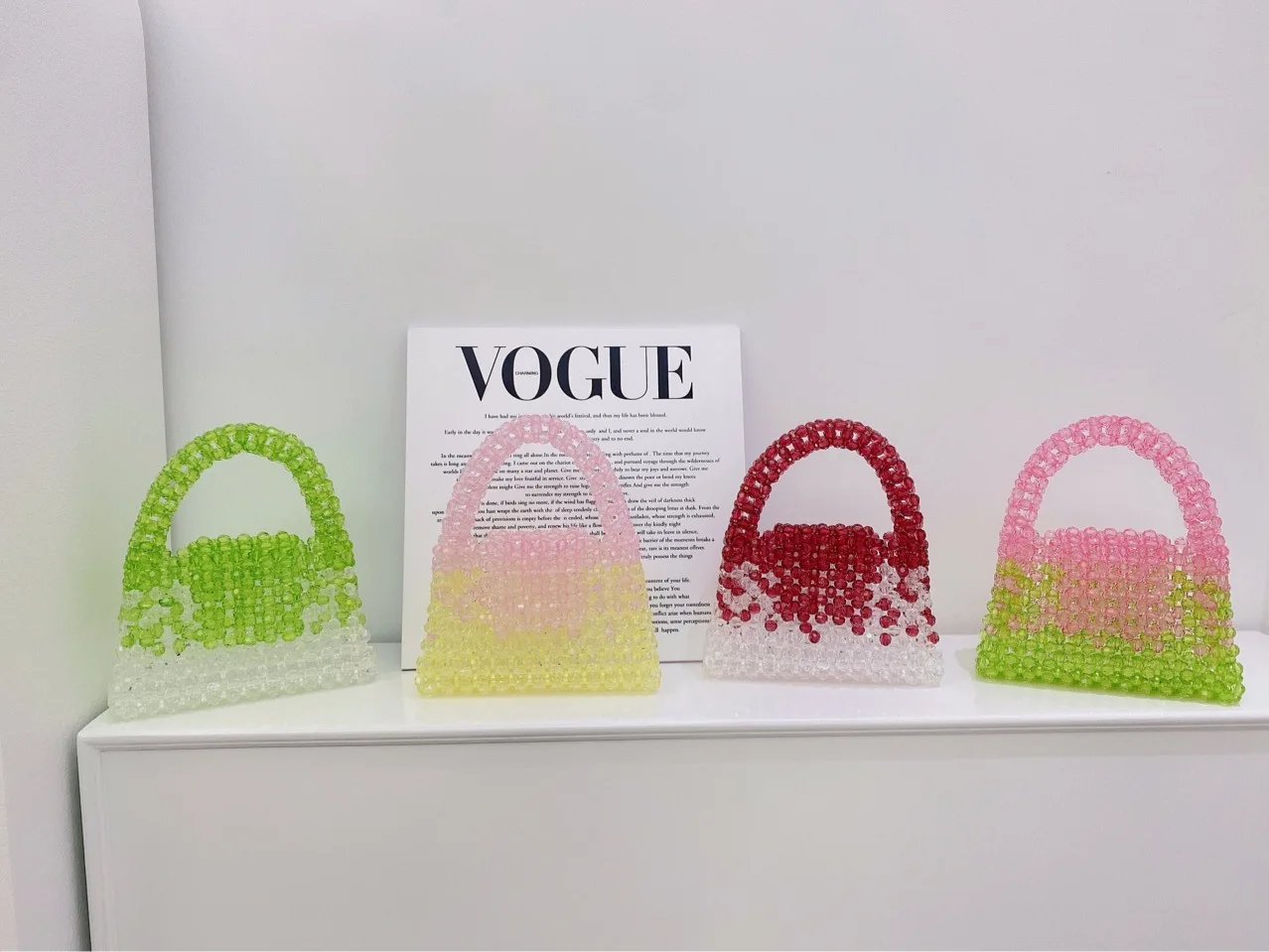 

Handmade Bead Bag Hand-Woven Celebrity Beading Handbags Unique Design Ladies Party Bag Top-handle Phone Purses and Handbags