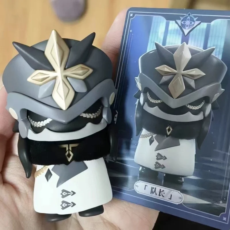 Фото В наличии: Фигурка-сюрприз Mihoyo Genshin Impact Fatui Executive Series Q Version (серия Blind Box), модная коллекционная игрушка-украшение №4