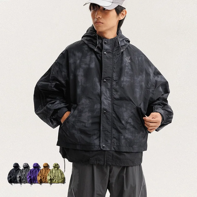 Фото Уличная легкая водонепроницаемая куртка Techwear для мужчин и женщин, уличная модная спортивная свободная повседневная куртка-карго с капюшоном, пальто для мальчиков и девочек №1