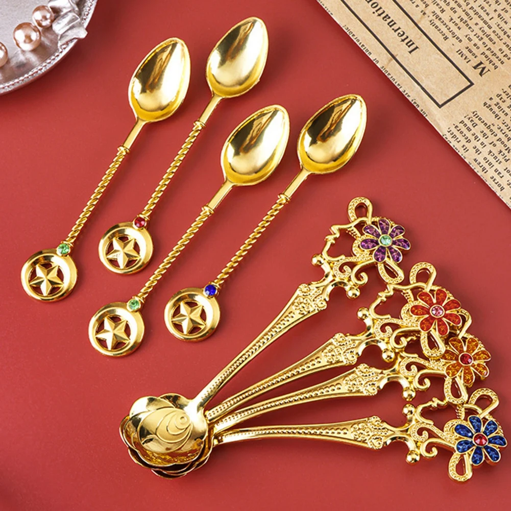 

4 pcs Vintage Metal Spoons Forks Vintage Light Luxurious Style Flower Design Gold Cake Fruit Forks Coffee Espresso Spoon
