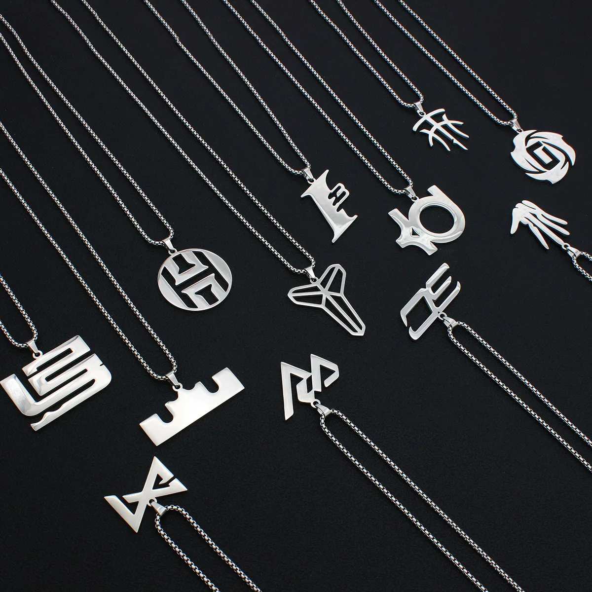 

Titanium Steel Pochita Pendant Necklace for Woman Trend Cute Chainsaw Man Necklace Cartoon Anime Gift Devil Hunter Denji Cosplay