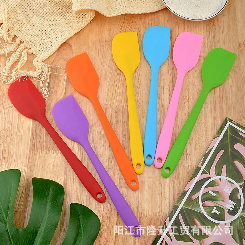 

Набор силиконовых шпателей из 4 термостойких гибких шпателей 450F с высококачественной кухонной утвари класса FDA с хорошей бесшовной ручкой