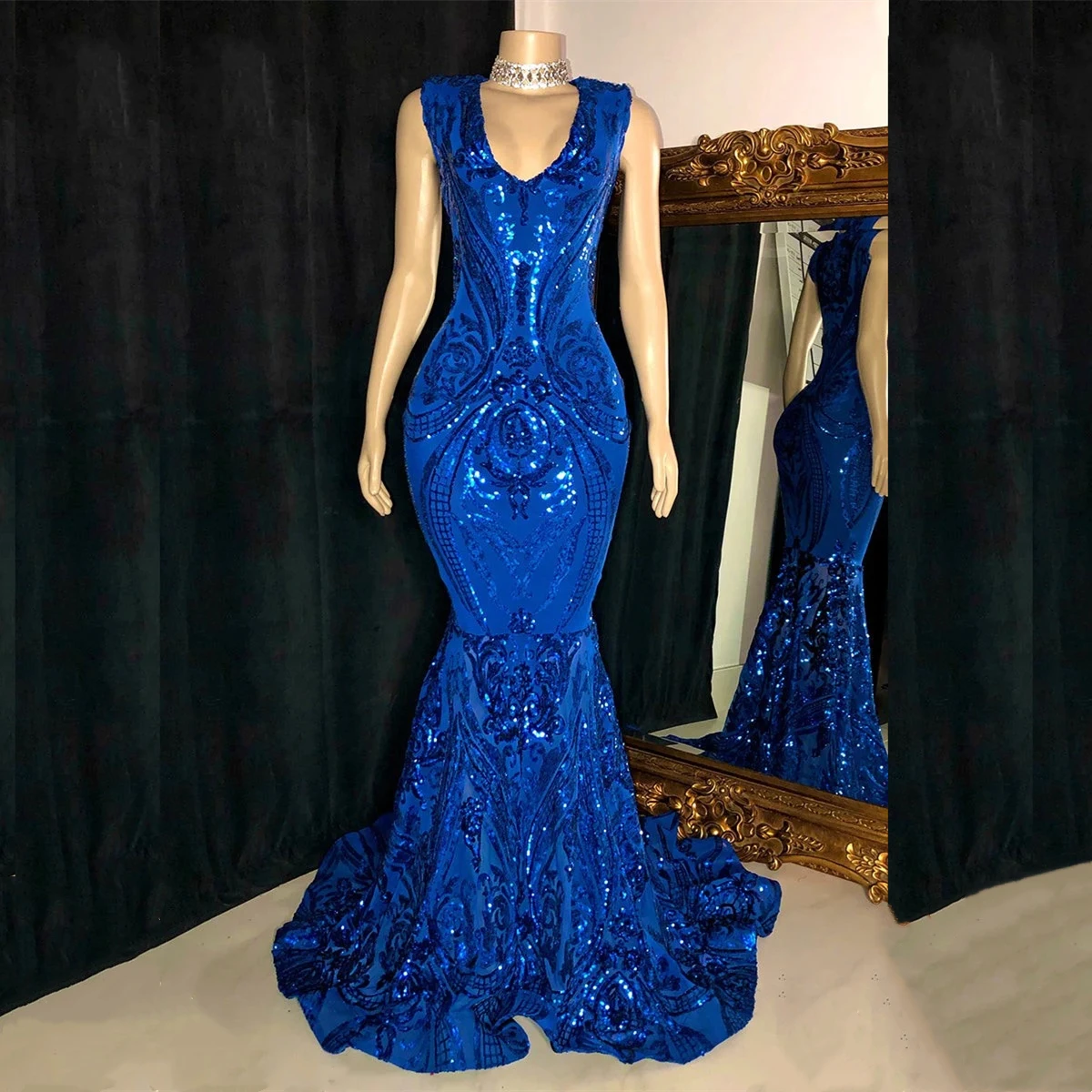 

Блестящее ярко-синее женское длинное вечернее платье с юбкой-годе