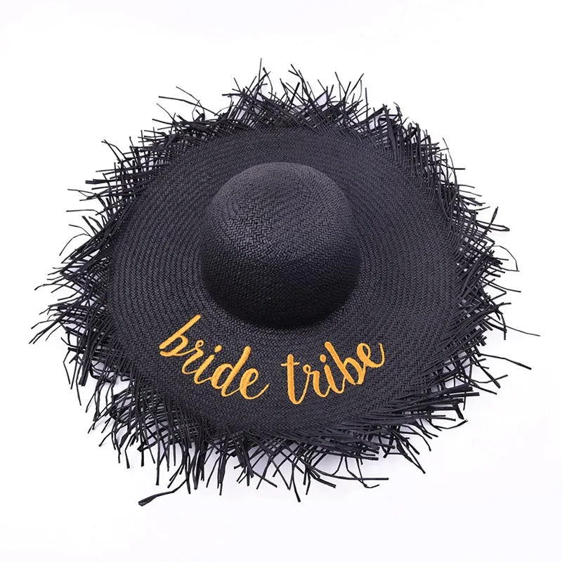 Женская соломенная шляпа с вышивкой и надписью |