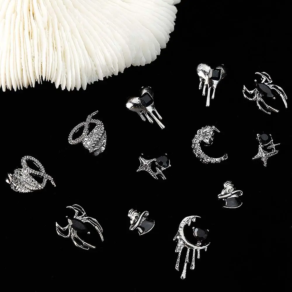 

5Pcs/set Gothic Punk Style Alloy 3D Nail Art Charms Accessories Heart Moon Star Spider Design for Halloween Nail Decorations