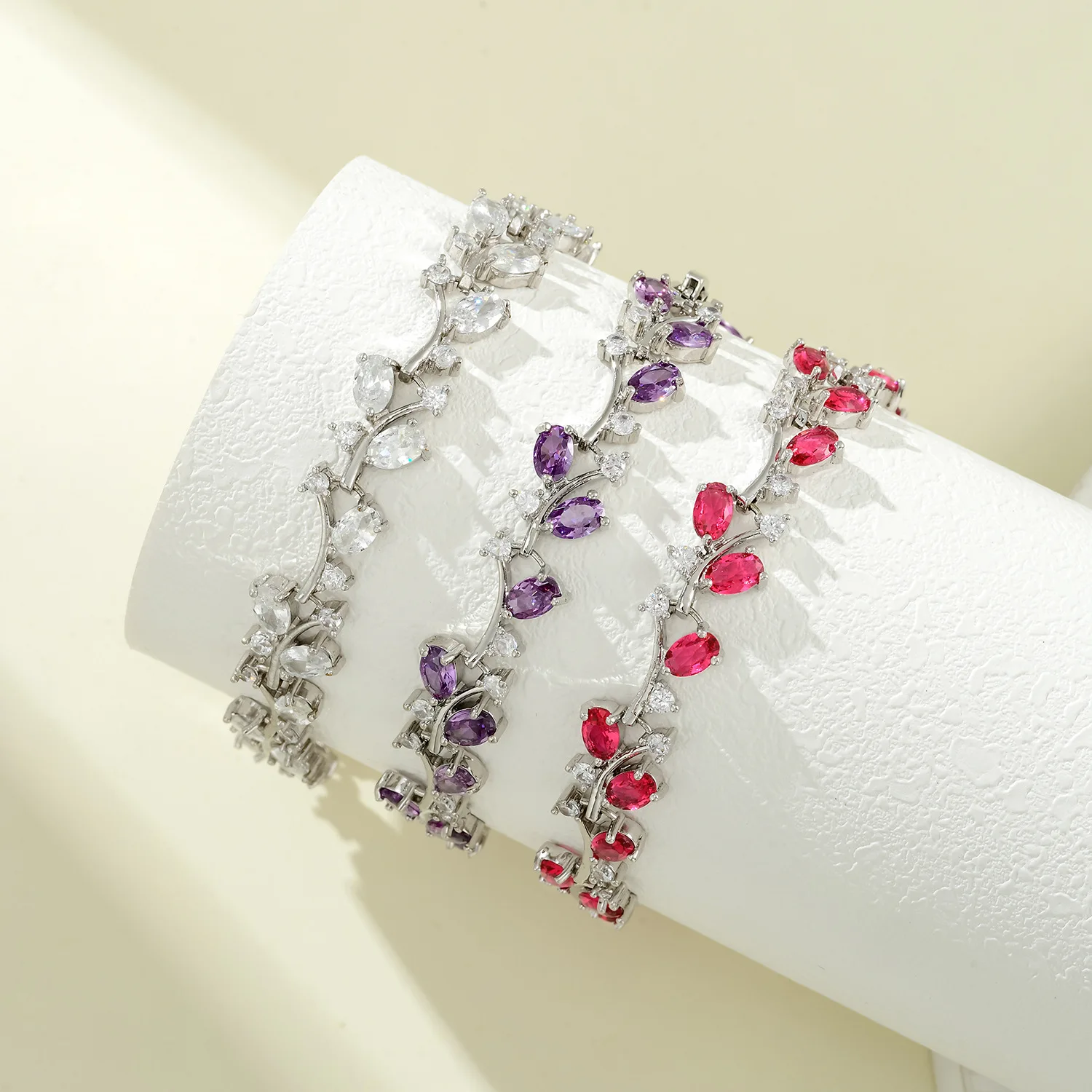 

European and American Jewelry Full of Light Luxury, Super Sparkling Diamonds, Personality Zircon Bracelet